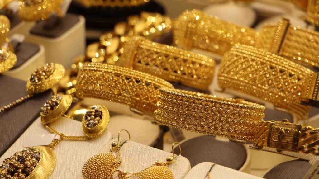 Gold Price Today: MCX पर सोना ₹1,32,000 और चांदी ₹1,70,000 पार, तेजी जारी